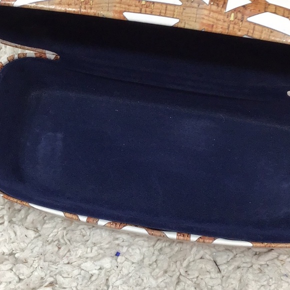 Stella & Dot case plus Juicy sunglasses - Picture 4 of 14